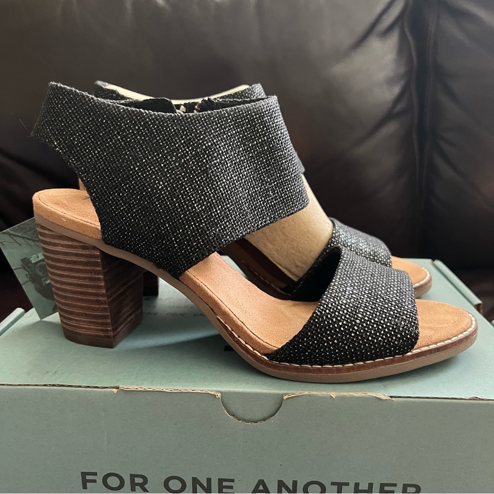TOMS Majorca Cutout Heel
